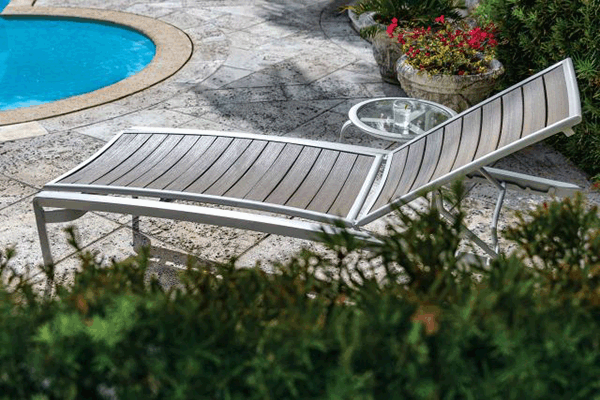 pavilion-carlyle-chaise